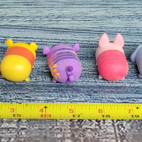 Disney Tsum Tsum winnie the Pooh figs 8 pieces vinyl 3 different sizes - Picture 6 of 7